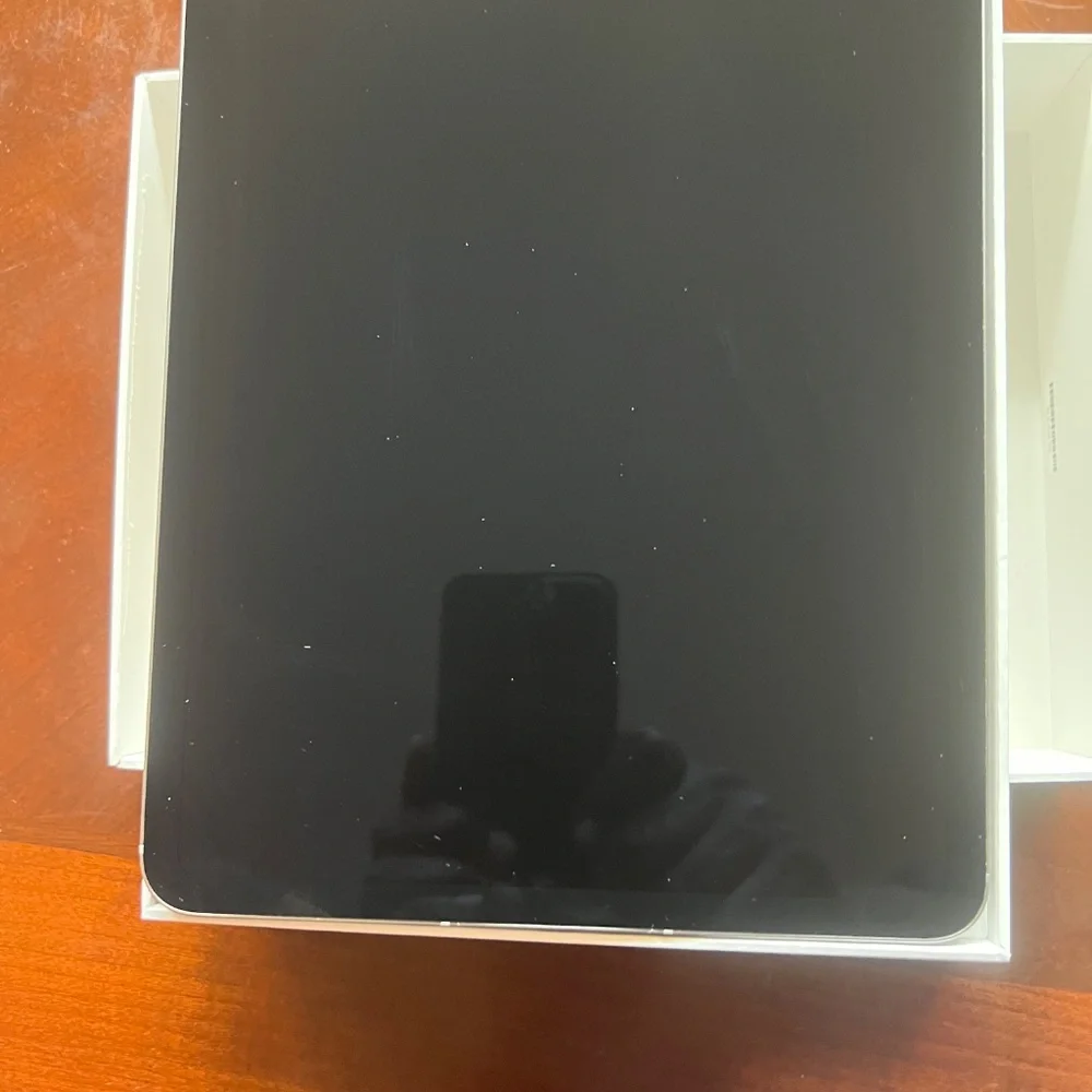 BUNDLE - EUC iPad Pro & Magic Keyboard